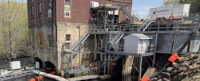 Fish passage at dams installation at Tunnel Hydropower Plant with UCC dive support and Fishheart system in place.